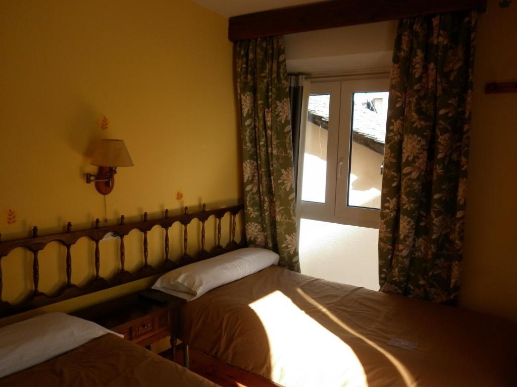 Fonda Cerdanya Hotel Puigcerdà Cameră foto